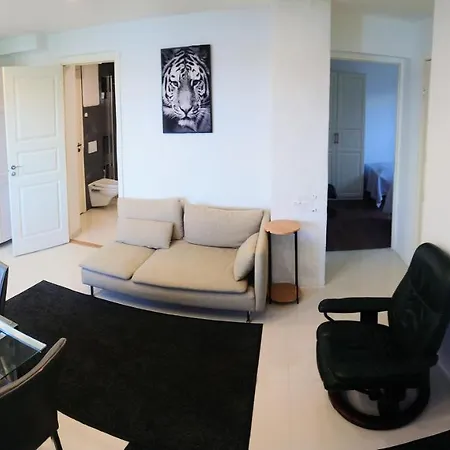 Bergen Sunrise Apartment - Self Check In - Free Parking Exterior photo